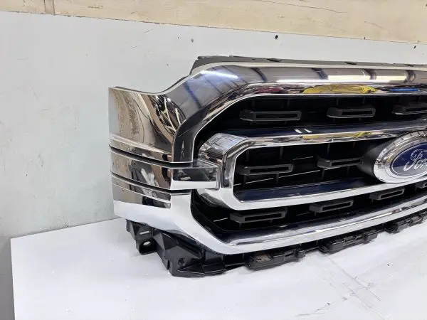 2021 2022 2023 FORD F150 LARIAT CHROME FRONT OEM GRILLE GENUINE WITH SHUTTER - Image 2