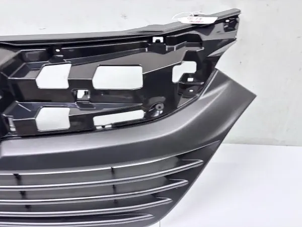 OEM GENUINE 2019 2020 2021 2022 HONDA HRV GRILLE 71121-t7w-a11 - Image 4