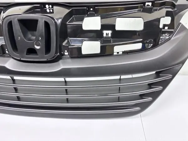 OEM GENUINE 2019 2020 2021 2022 HONDA HRV GRILLE 71121-t7w-a11 - Image 5
