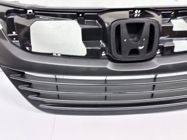 OEM GENUINE 2019 2020 2021 2022 HONDA HRV GRILLE 71121-t7w-a11 - Image 8