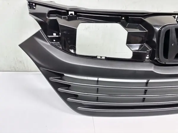 OEM GENUINE 2019 2020 2021 2022 HONDA HRV GRILLE 71121-t7w-a11 - Image 9