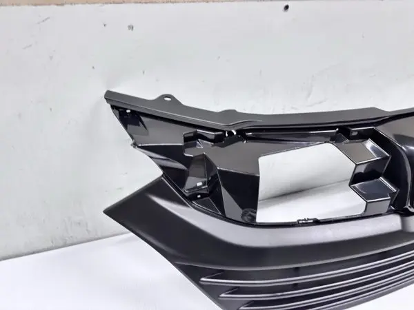 OEM GENUINE 2019 2020 2021 2022 HONDA HRV GRILLE 71121-t7w-a11 - Image 11