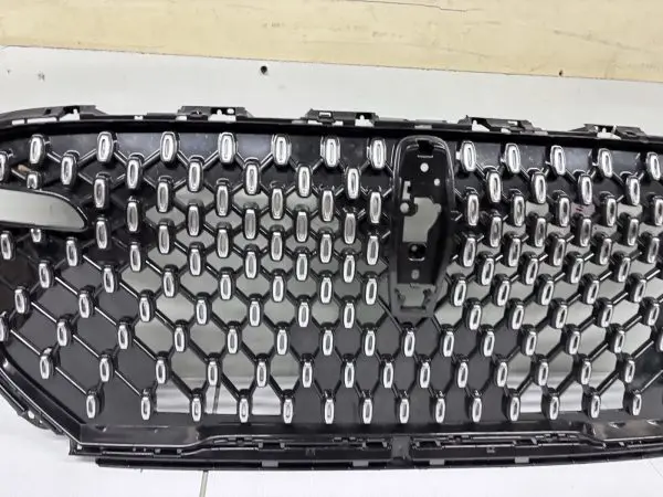 OEM GENUINE 2024 2025 LINCOLN NAUTILUS  FRONT GRILLE RC5B8138AAW - Image 8