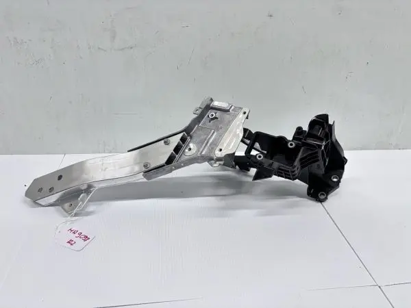 OEM A2536210700 MERCEDES GLS CLASS GLE FRONT RIGHT RADIATOR SUPPORT BRACKET - Image 2