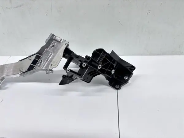 OEM A2536210700 MERCEDES GLS CLASS GLE FRONT RIGHT RADIATOR SUPPORT BRACKET - Image 7
