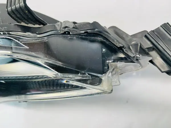 2017 2018 2019 TOYOTA COROLLA LED FRONT RIGHT OEM HEADLIGHT - Image 4