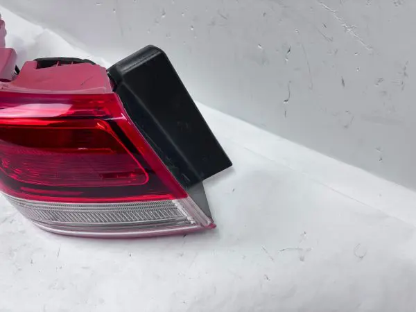 92401-D5000 2016 2017 2018 2019 2020 KIA OPTIMA HALOGEN REAR LEFT OEM TAIL LIGHT - Image 3