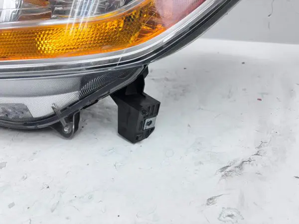 2011 2012 2013 2014 2015 2016 2017 HONDA ODYSSEY HALOGEN  LEFT OEM HEADLIGHT - Image 4