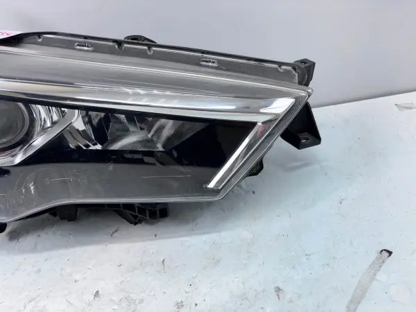 2014 2015 2016 2017 2018 2019 2020 TOYOTA 4RUNNER HALOGEN RIGHT OEM HEADLIGHT - Image 3