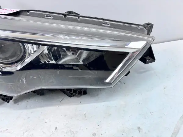 2014 2015 2016 2017 2018 2019 2020 TOYOTA 4RUNNER HALOGEN RIGHT OEM HEADLIGHT - Image 4