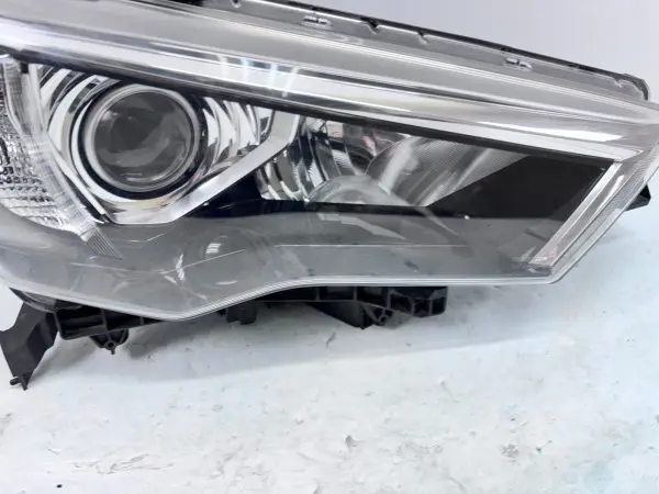 2014 2015 2016 2017 2018 2019 2020 TOYOTA 4RUNNER HALOGEN RIGHT OEM HEADLIGHT - Image 5