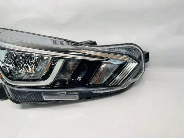 🎈ALL TABS🎈 2020 2021 2022 NISSAN VERSA HALOGEN  FRONT RIGHT OEM HEADLIGHT - Image 2