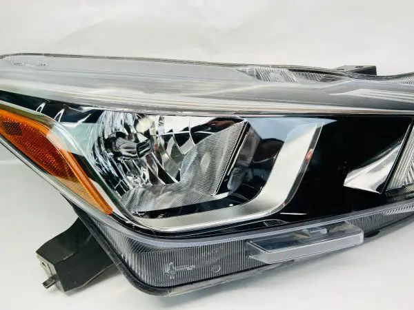 🎈ALL TABS🎈 2020 2021 2022 NISSAN VERSA HALOGEN  FRONT RIGHT OEM HEADLIGHT - Image 6