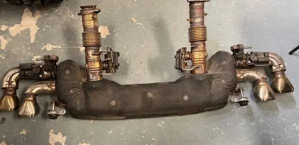 85550940 2020 2021 2022 2023 Chevy Corvette C8 Rear Oem Exhaust Muffler