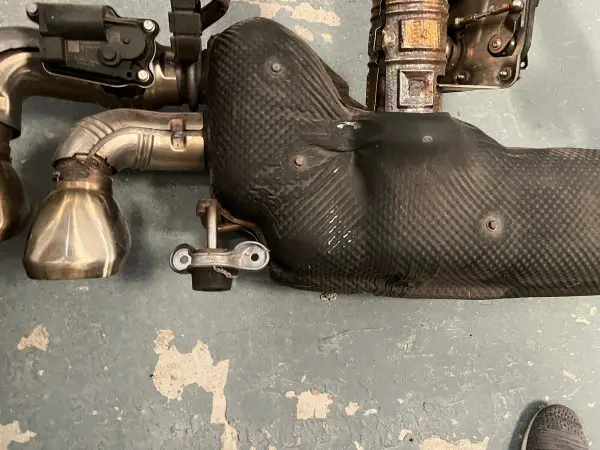 85550940 2020 2021 2022 2023 Chevy Corvette C8 Rear Oem Exhaust Muffler - Image 4
