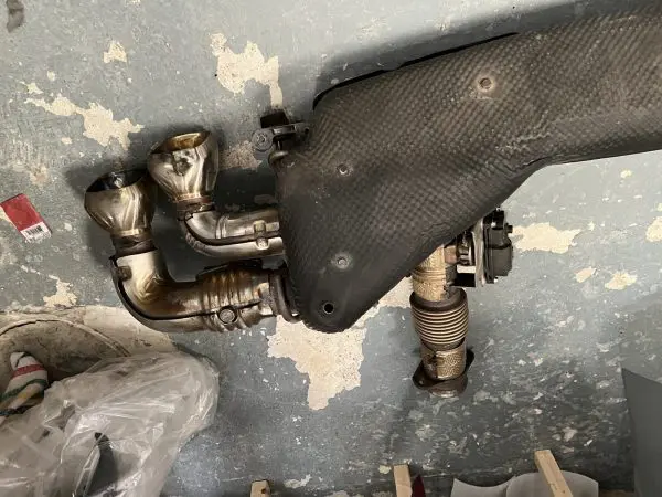 85550940 2020 2021 2022 2023 Chevy Corvette C8 Rear Oem Exhaust Muffler - Image 14