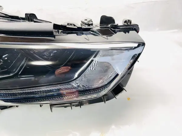 2020 2021 2022 TOYOTA HIGHLANDER LED BLACK BEZEL FRONT RIGHT OEM HEADLIGHT - Image 2