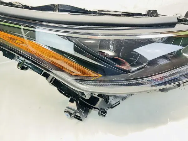 2020 2021 2022 TOYOTA HIGHLANDER LED BLACK BEZEL FRONT RIGHT OEM HEADLIGHT - Image 4