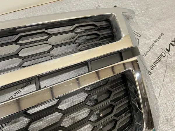 2015 2016 2017 2018 2019 2020 CHEVY TAHOE SUBURBAN OEM GRILLE CHROME 23440914 - Image 7