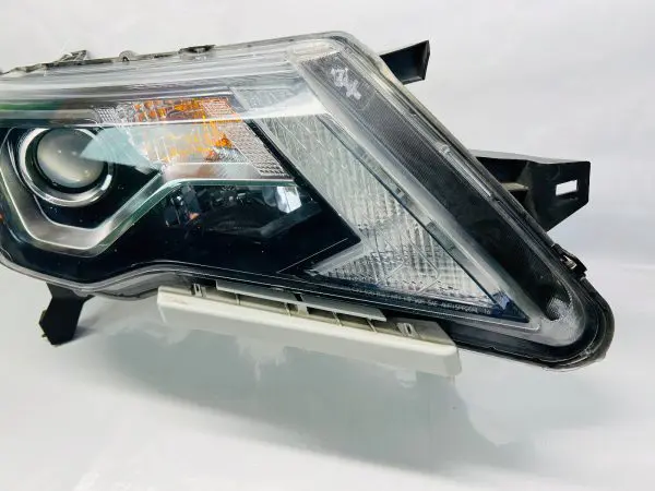 🎈 2017 2018 2019 2020 NISSAN PATHFINDER HALOGEN LED FRONT RIGHT OEM HEADLIGHT - Image 2