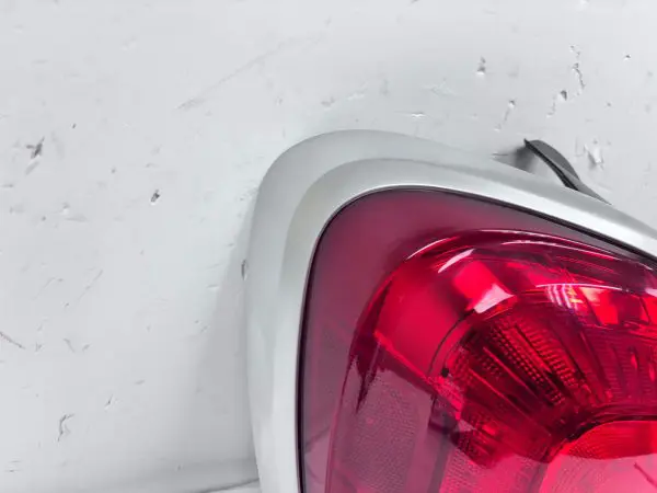 68285132AA  2016 2017 2018 FIAT 500X HALOGEN REAR LEFT OEM TAIL LIGHT - Image 9