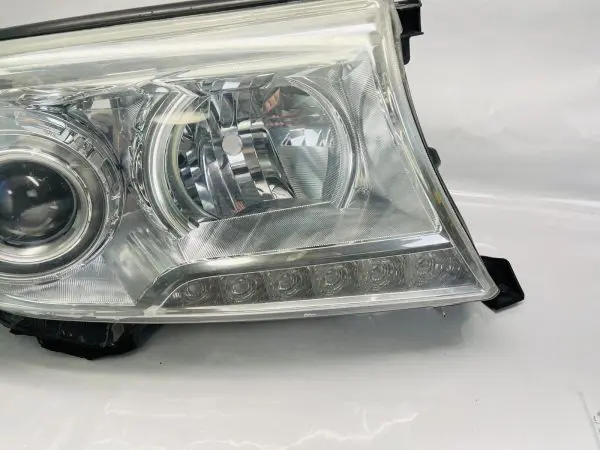 🎈 2013 2014 2015 TOYOTA LAND CRUISER XENON HID RIGHT OEM HEADLIGHT DAMAGED - Image 2
