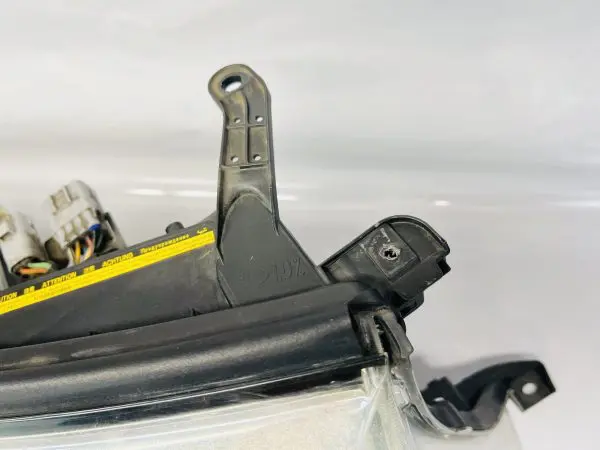 🎈 2013 2014 2015 TOYOTA LAND CRUISER XENON HID RIGHT OEM HEADLIGHT DAMAGED - Image 4