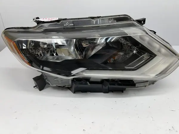 2017 2018 2019 2020 nissan rogue halogen led front right oem headlight - Image 2