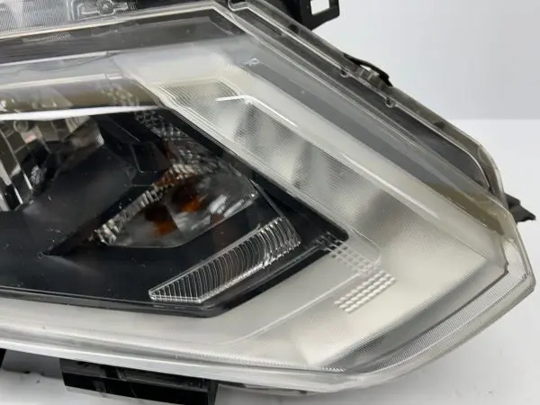 2017 2018 2019 2020 nissan rogue halogen led front right oem headlight - Image 4