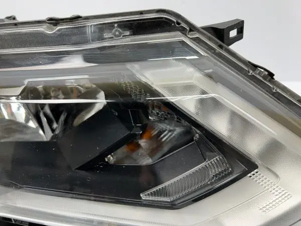 2017 2018 2019 2020 nissan rogue halogen led front right oem headlight - Image 5