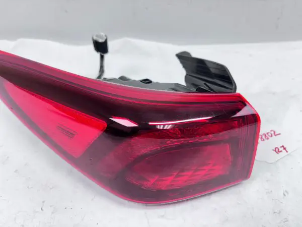 92401J9510  2022 2023 HYUNDAI KONA HALOGEN REAR LEFT OEM TAIL LIGHT - Image 6