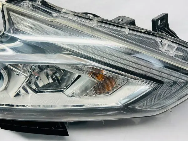 2016 2017 2018 NISSAN ALTIMA HALOGEN FRONT RIGHT OEM HEADLIGHT - Image 9