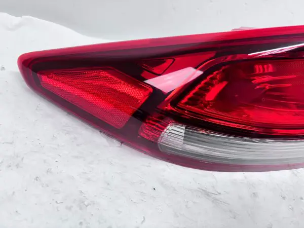 2017 2018 2019 2020 2021 2022 HYUNDAI IONOQ HALOGEN REAR LEFT OEM TAIL LIGHT - Image 9