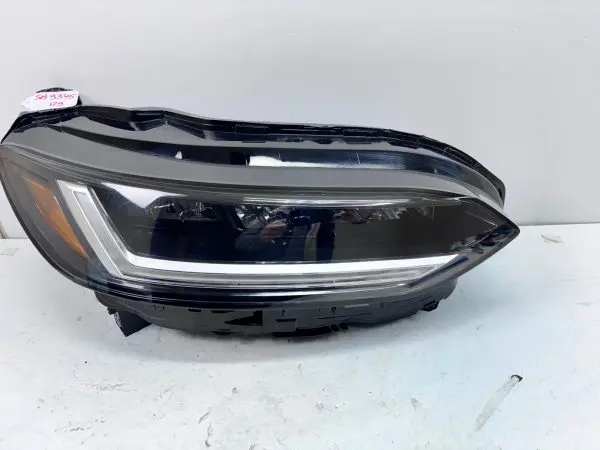 NICE 2023 2024 2025 HONDA HRV  LED FRONT RIGHT OEM HEADLIGHT - Image 2