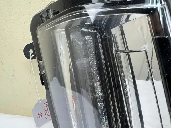 NICE 2023 2024 2025 HONDA HRV  LED FRONT RIGHT OEM HEADLIGHT - Image 17