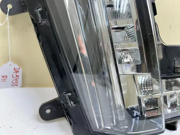 2015 2016 2017 2018 2019 2020 CADILLAC ESCALADE LED FRONT RIGHT OEM FOG LIGHT - Image 12