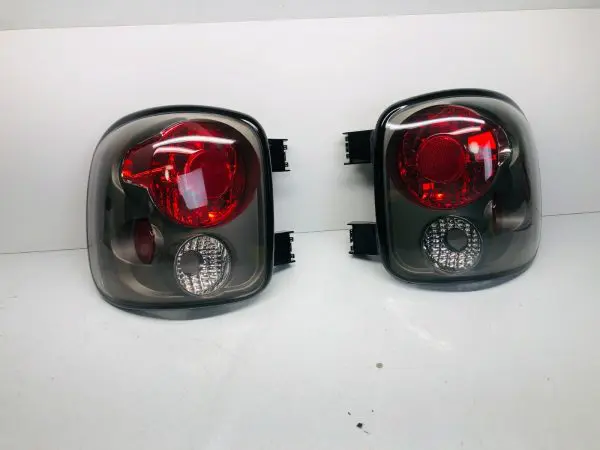 1999 2000 2001 2002 2003 GMC SIERRA REAR LEFT RIGHT TAIL LIGHTS CHEVY SILVERADO