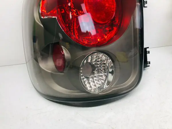 1999 2000 2001 2002 2003 GMC SIERRA REAR LEFT RIGHT TAIL LIGHTS CHEVY SILVERADO - Image 8