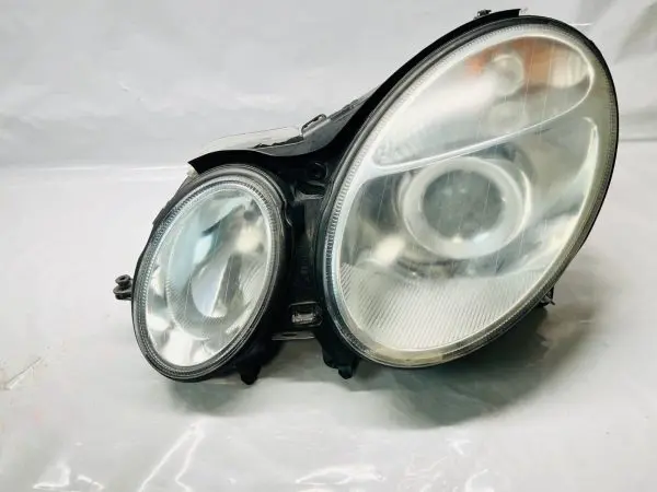 2003 2004 2005 2006 MERCEDES BENZ E320 E350 E CLASS FRONT LEFT OEM HEADLIGHT - Image 2