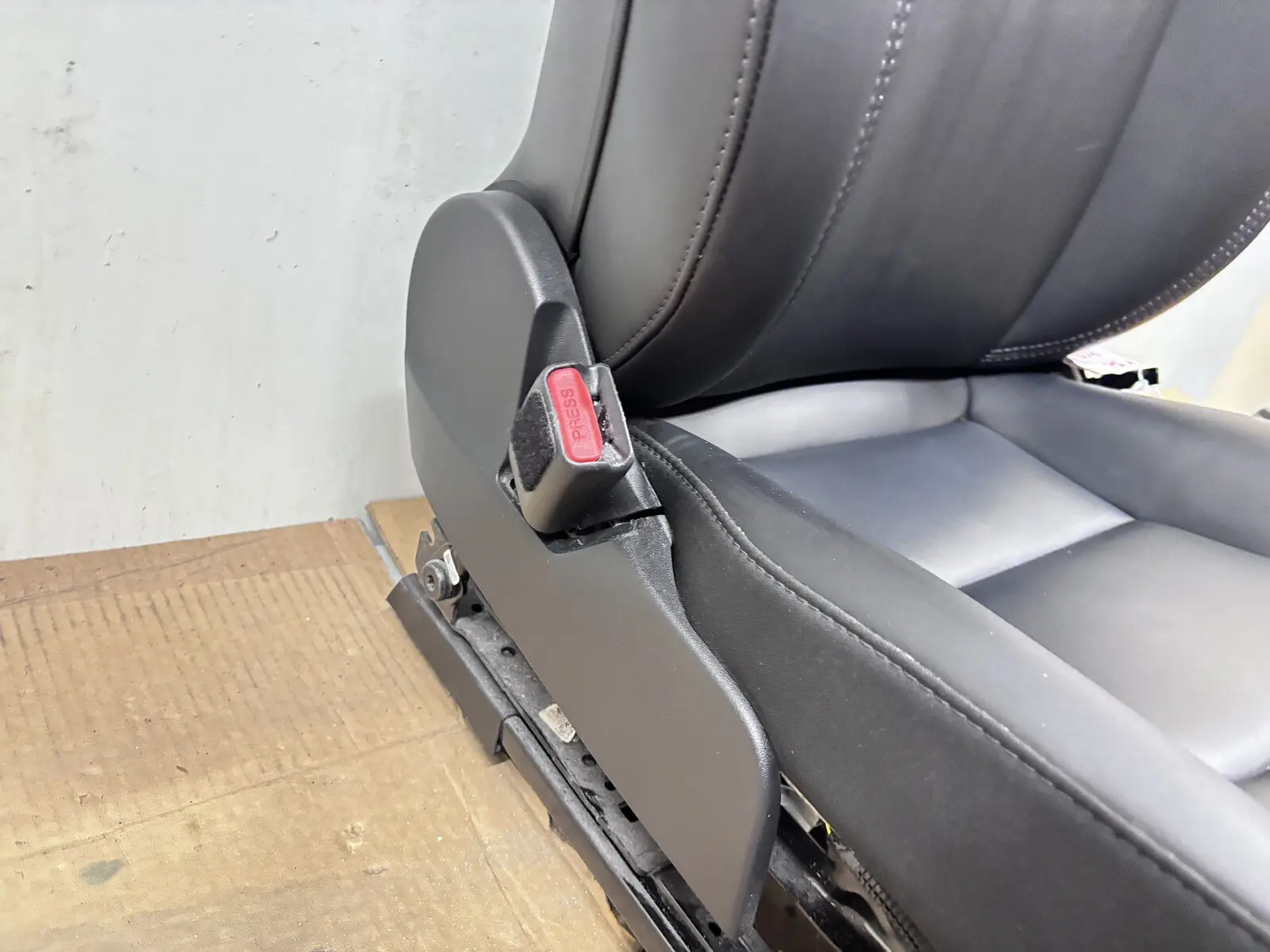 OEM 1456942-00-C 2017-2020 2021 2022 2023 Tesla Model 3 Front Left Driver Seat - Image 12