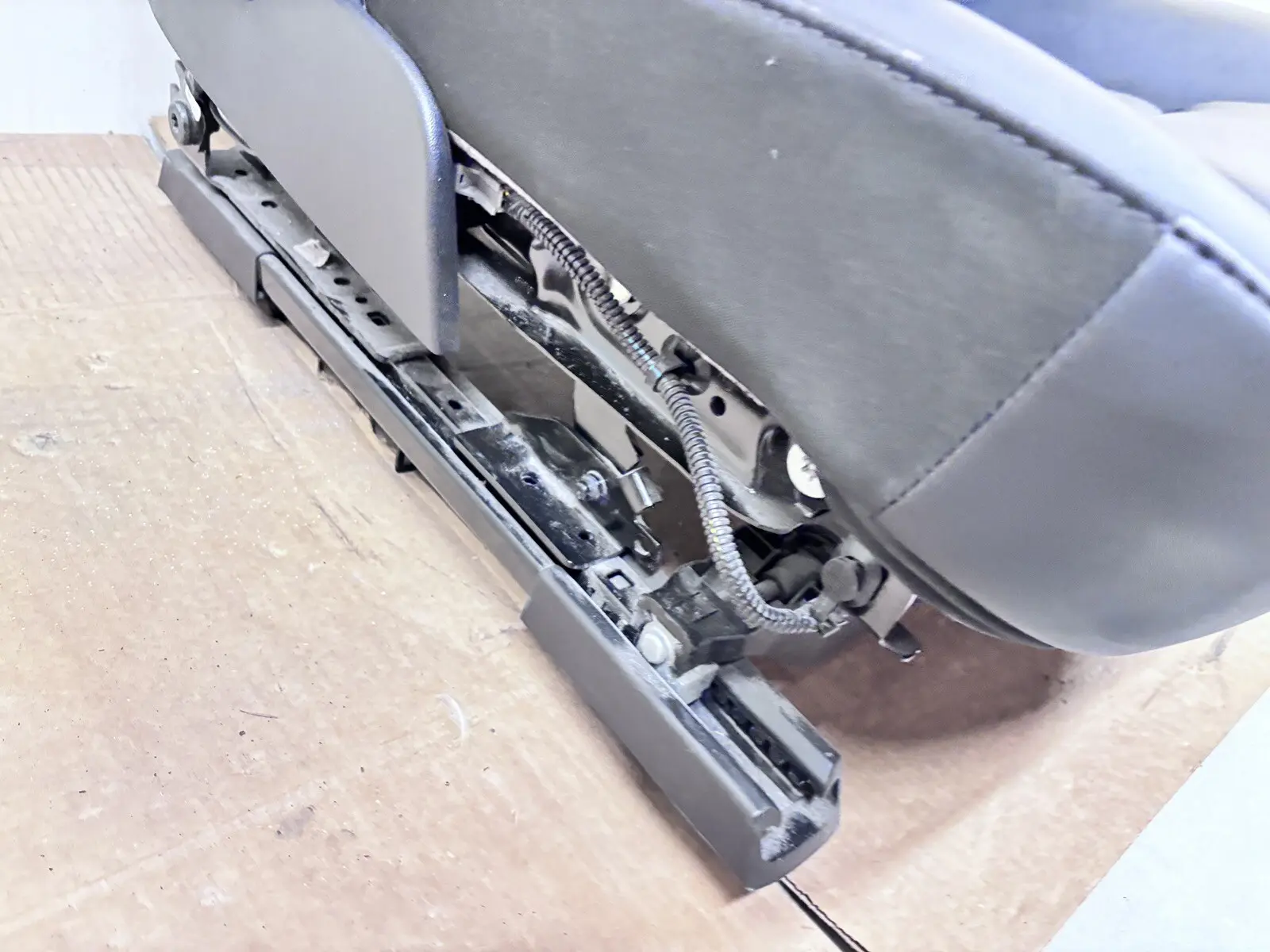 OEM 1456942-00-C 2017-2020 2021 2022 2023 Tesla Model 3 Front Left Driver Seat - Image 13