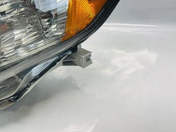 2012 2013 2014 TOYOTA CAMRY BLACK BEZEL FRONT LEFT OEM HEADLIGHT - Image 4