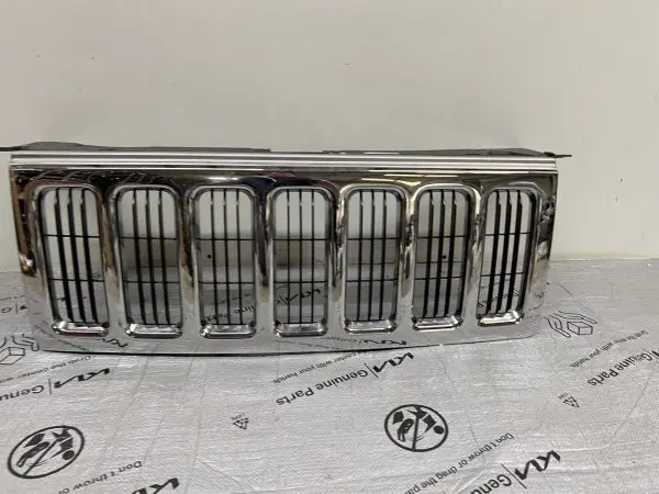 2006 2007 2008 2009 2010 JEEP COMMANDER CHROME OEM GRILLE - Image 2