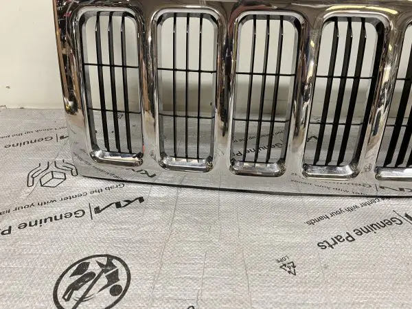 2006 2007 2008 2009 2010 JEEP COMMANDER CHROME OEM GRILLE - Image 7