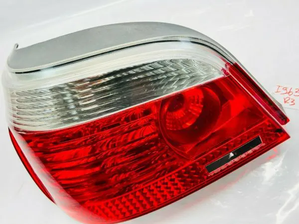 2004 2005 2006 2007 BMW 5 SERIES 525 530 545 550 M5 REAR LEFT OEM TAIL LIGHT - Image 4