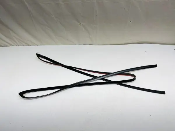2010 2011 2012 2013 2014 SUBARU LEGACY OUTBACK BACK GLASS REVEAL MOLDING