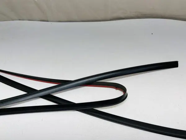 2010 2011 2012 2013 2014 SUBARU LEGACY OUTBACK BACK GLASS REVEAL MOLDING - Image 3