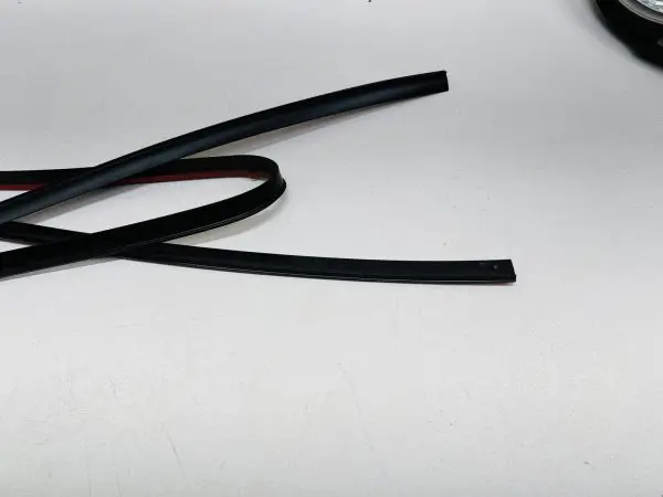 2010 2011 2012 2013 2014 SUBARU LEGACY OUTBACK BACK GLASS REVEAL MOLDING - Image 4