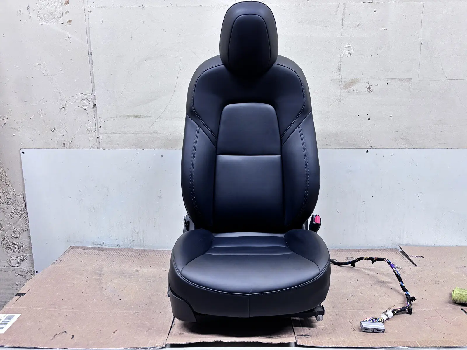 OEM 1456943-00-C 2017-2021 2022 2023 Tesla Model 3 Front Right Passenger Seat