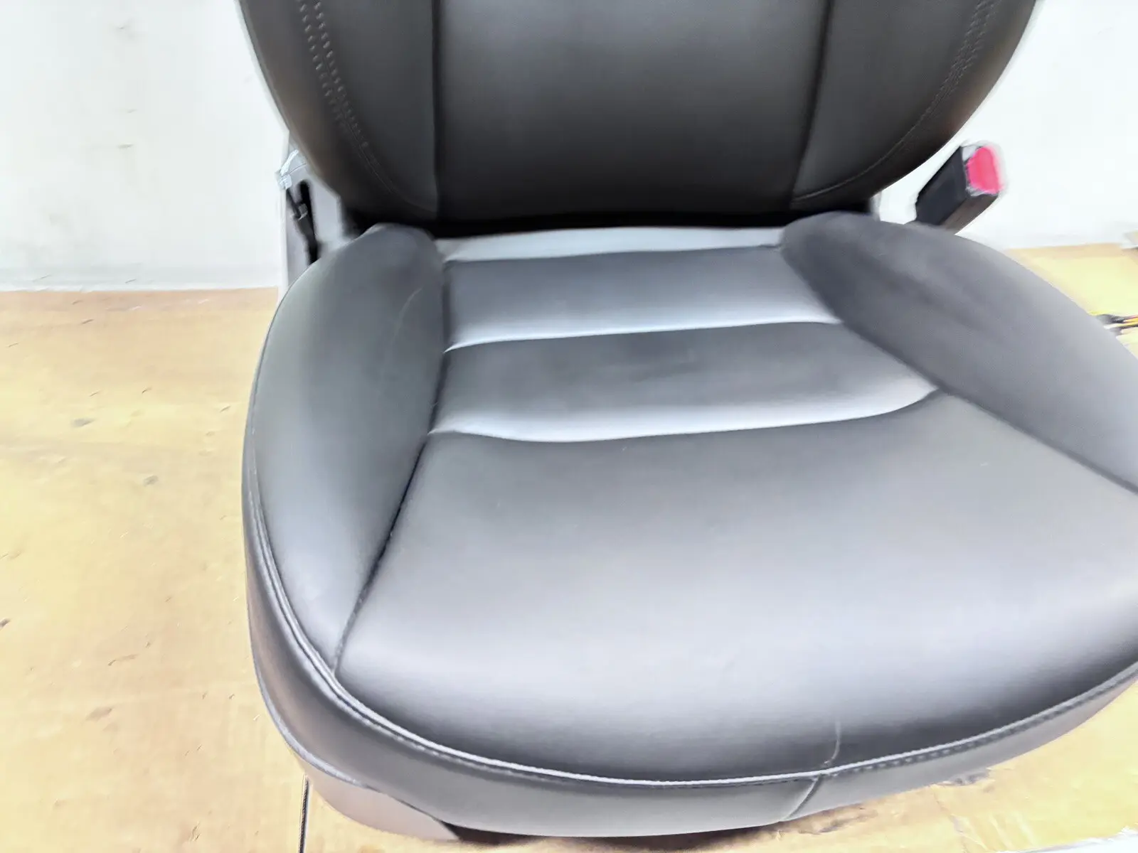OEM 1456943-00-C 2017-2021 2022 2023 Tesla Model 3 Front Right Passenger Seat - Image 5